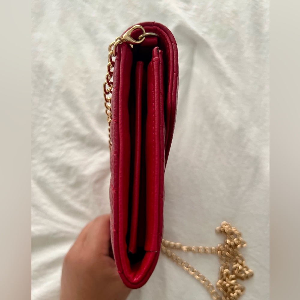 👑✅PRICE FIRM✅ Red Fashion Designer WOC Crossbody Bag. - Picture 7 of 17